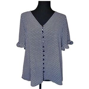 NWOT CeCe Black and White Patterned Blouse